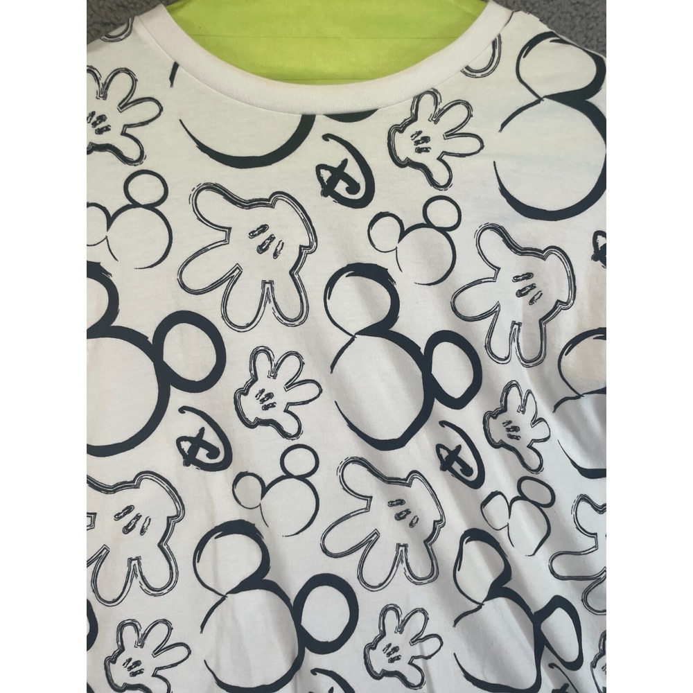 Disney Theme Park Women's‎  Mickey Mouse  Hands Tee T-Shirt XL